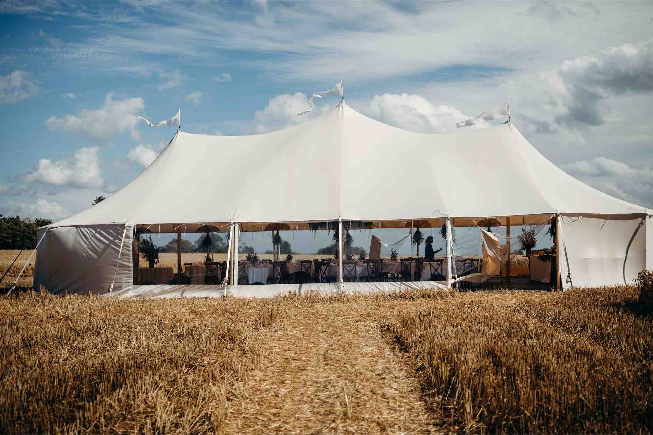 stort-telt-bryllup-mastetelt