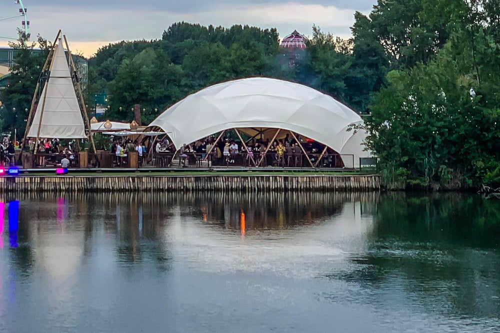tomorrowland-wooden-dome-tents