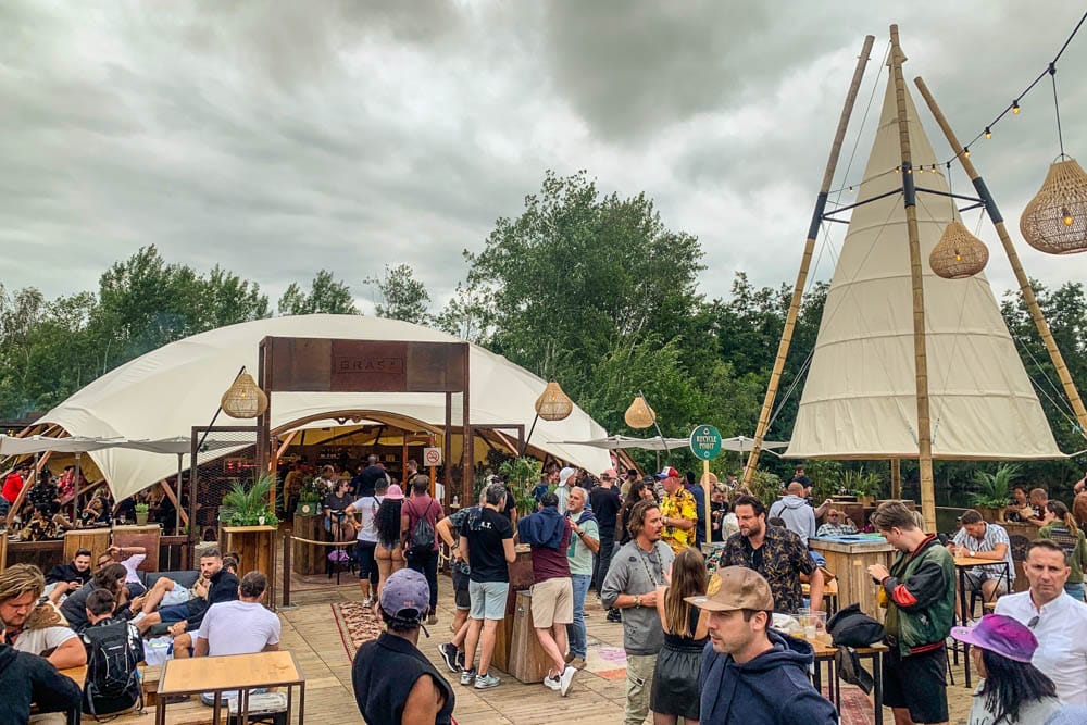 tomorrowland-wooden-dome-tents2
