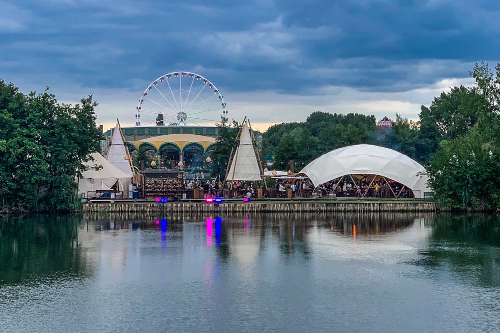 tomorrowland-wooden-dome-tents3